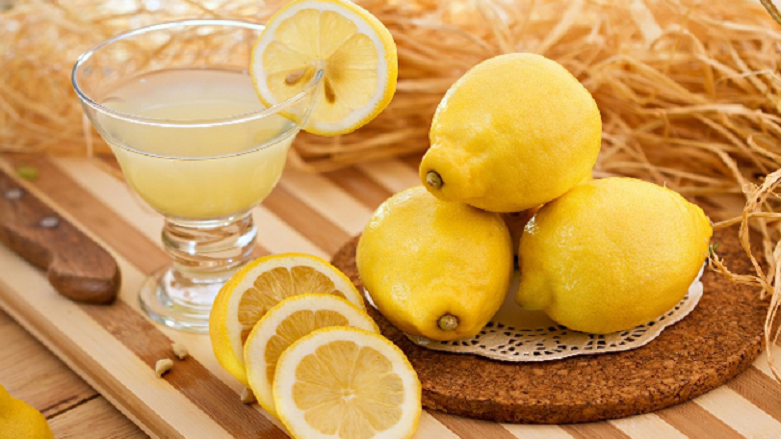 ئاوی لیمۆ بە سوودە بۆ گەدە